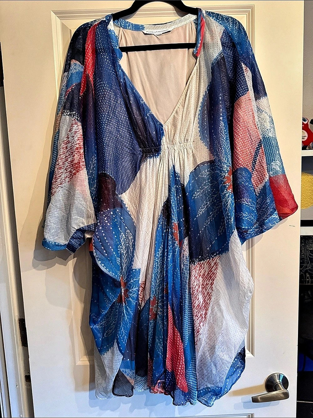 Diane von Furstenberg - Abstract Print Top - Size M